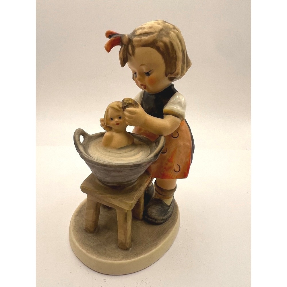 Goebel Hummel Bath Time Figurine W Germany‎ 1956 Girl Washing Doll Hum 321 5.75"